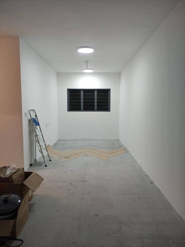 Transformasi Rumah Flat 650 Kaki Persegi, Dekorasi Simple Tampak Elegan & ‘Cozy’!