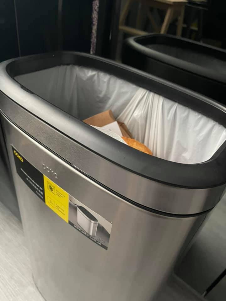 Bekas Sarang Telur Letak Dalam Tong Sampah, Dapat Serap Air & Bau Busuk!