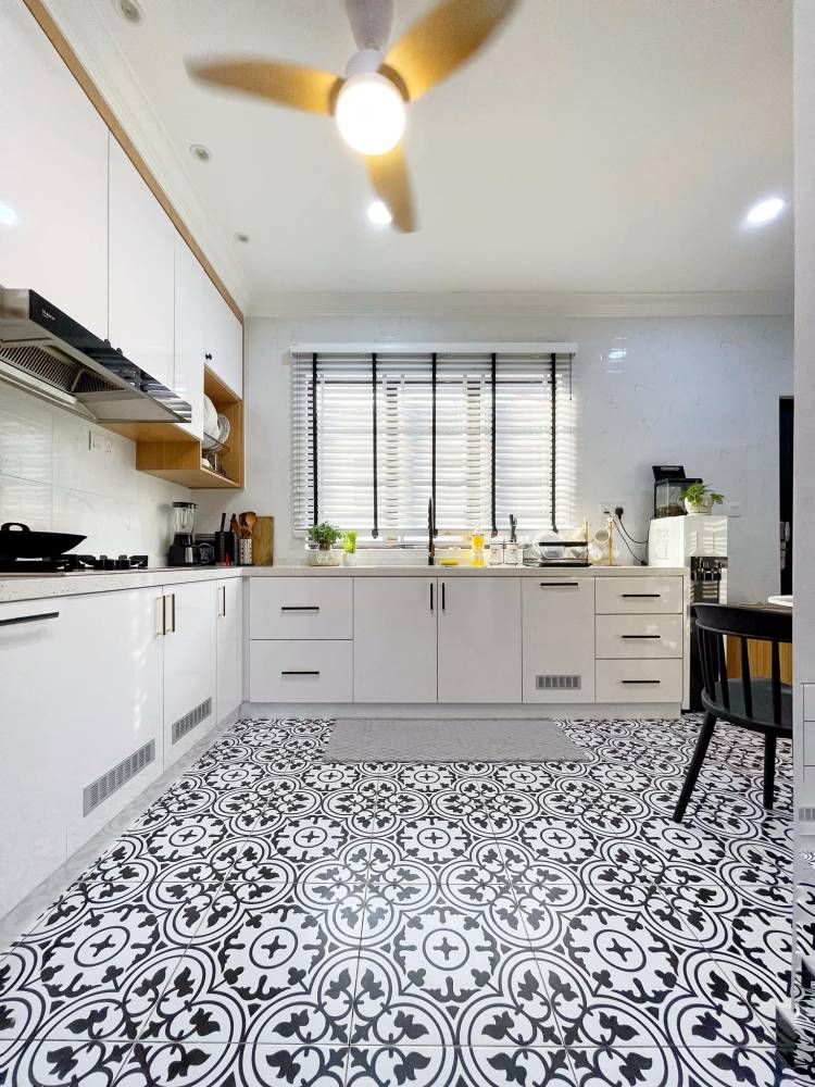 ‘Feature Wall’ Rona Hijau Cantik, Serlahkan Dapur Kecil ‘Vibe Cafe’