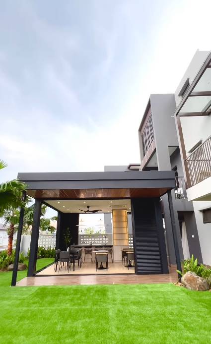 Idea ‘LOUVERS SHELTER’ Berkonsep Inside Out, Ruang Santai Di Laman Rumah