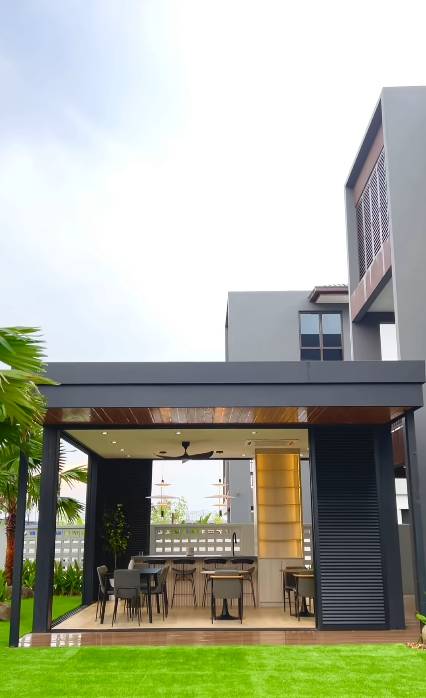 Idea ‘LOUVERS SHELTER’ Berkonsep Inside Out, Ruang Santai Di Laman Rumah