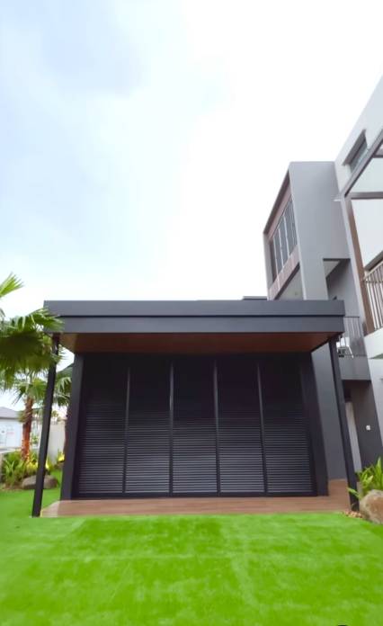 Idea ‘LOUVERS SHELTER’ Berkonsep Inside Out, Ruang Santai Di Laman Rumah