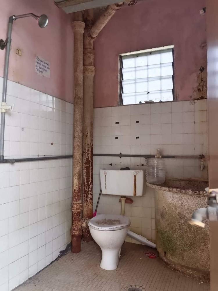 Jual Rumah Teres Pemilik Beli Flat Keluasan 753kps, Makeover Cantik & Selesa!