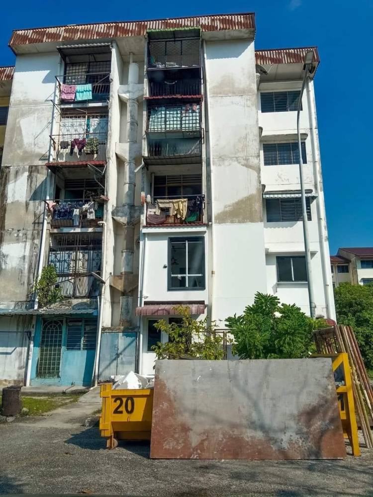 Jual Rumah Teres Pemilik Beli Flat Keluasan 753kps, Makeover Cantik & Selesa!