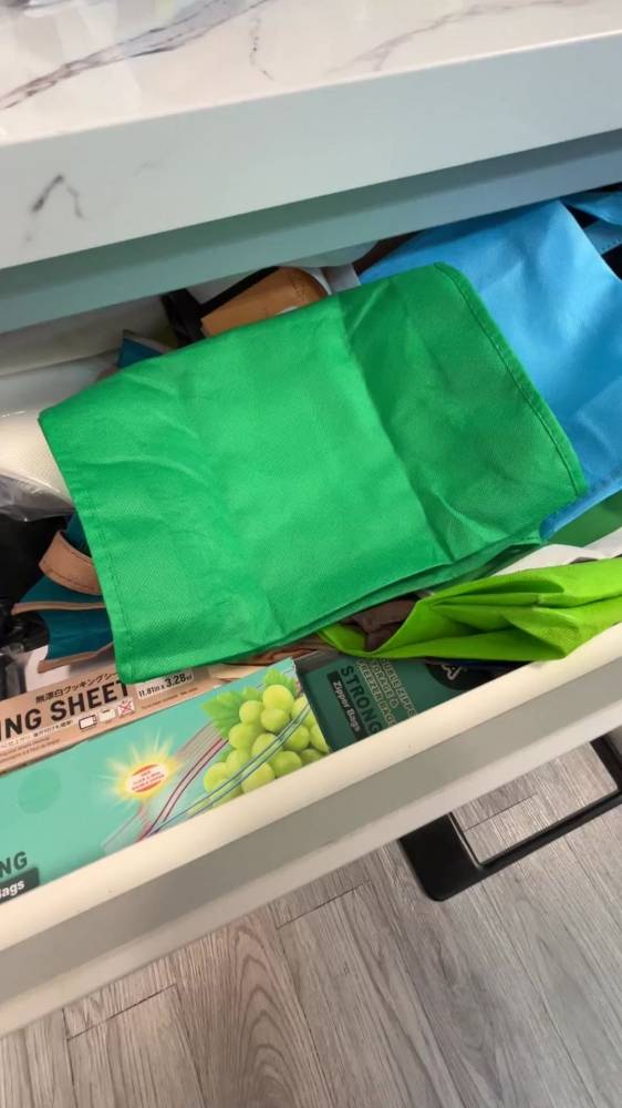 Cara Mudah Lipat ‘Non Woven Bag’, Elok Kemas Jimat Ruang!