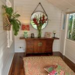 Balkoni depan rumah atau ruang matahari (sun room) 2