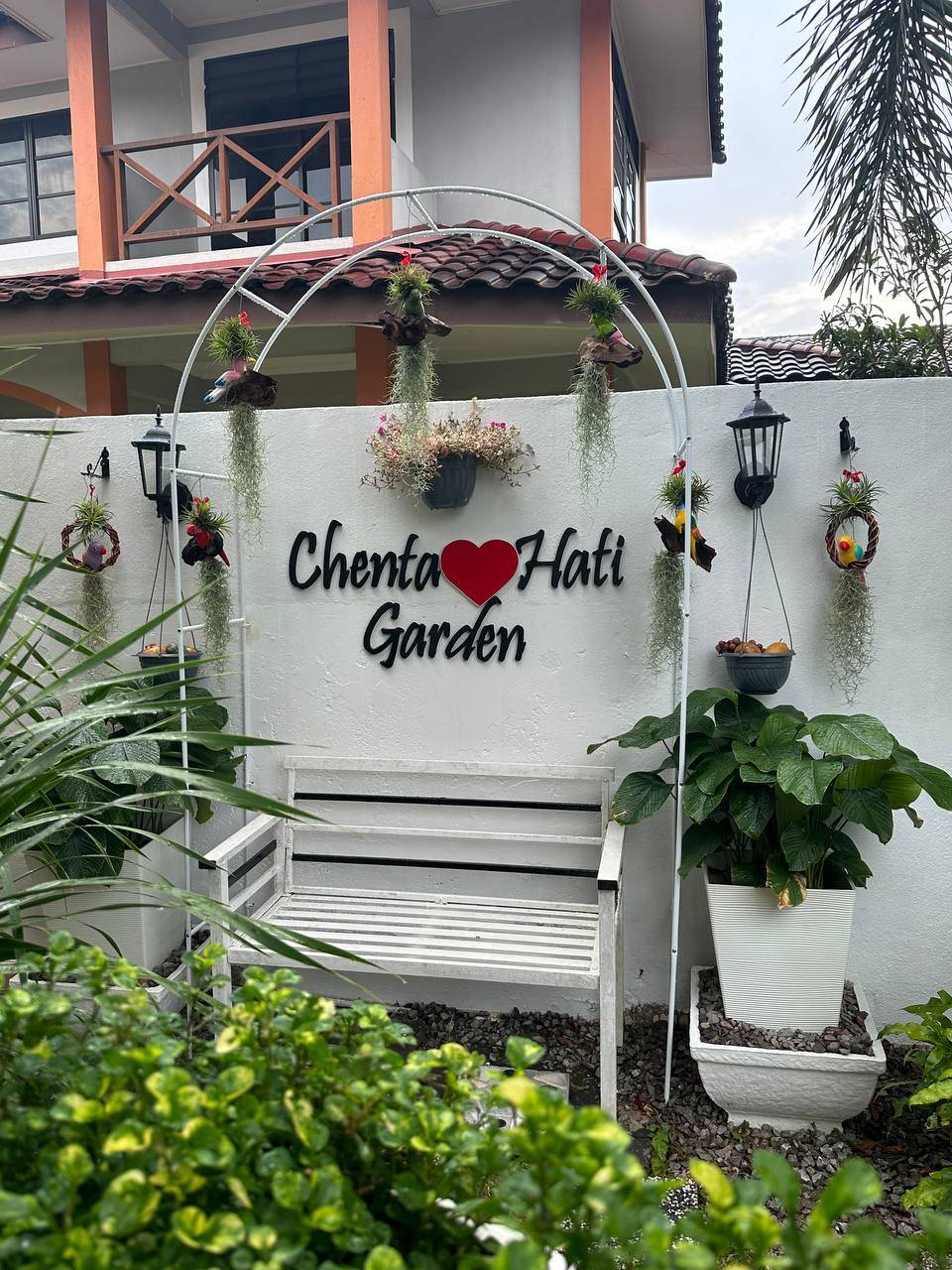 ‘Chenta Hati Garden’ Lambang Cinta Laman Rumah Berkonsep English Mix & Match