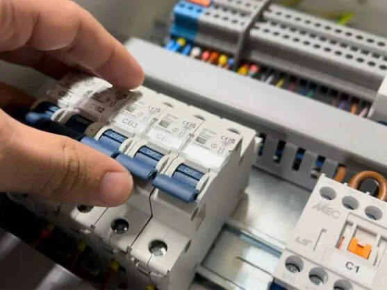 Elak RISIKO Terkena Renjatan Elektrik Ketika Bencana Banjir, Ini Tip Keselamatan Kena Tahu