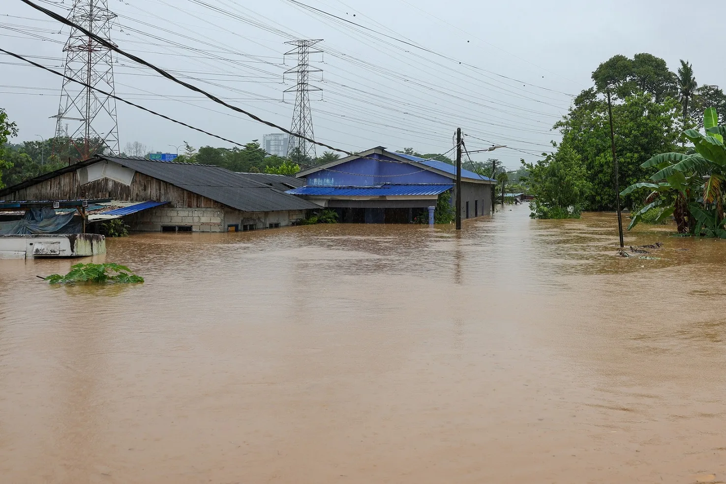 Elak RISIKO Terkena Renjatan Elektrik Ketika Bencana Banjir, Ini Tip Keselamatan Kena Tahu