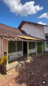 Rezeki ‘Bibik Tudung’ 13 Tahun Bekerja Di Malaysia, Dapat Bina Rumah Baru Di Kampung