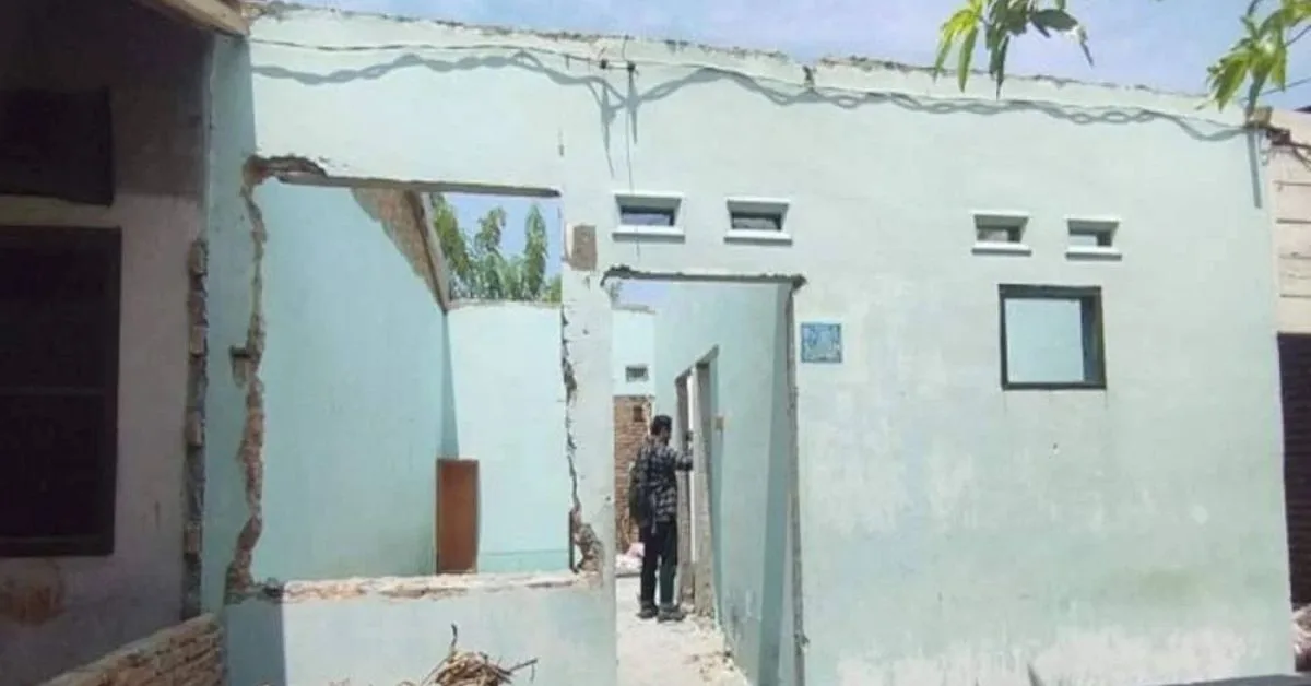 Penyewa Dari 'Neraka' Larikan Tingkap, Bumbung Dan Pintu Rumah