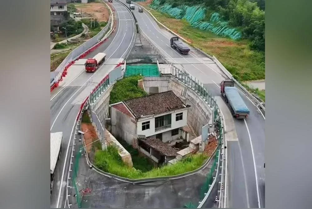 Tak Tahan Bunyi Bising Trafik, Pemilik Rumah Paling Keras Kepala Di China Akhirnya Pindah