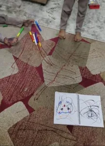 Ibu Cuci Tandas Dalam Bilik, 3 Beradik ‘Buat Kerja’ Sakan Conteng Muka, Karpet & Sofa!