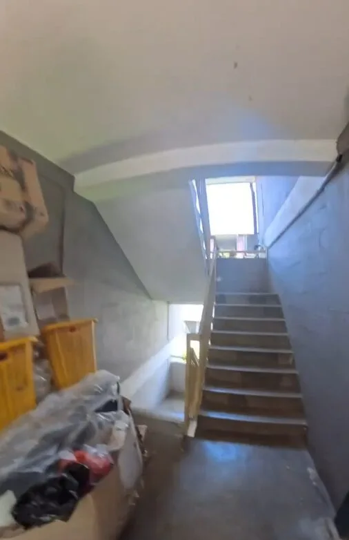 Penghuni Flat ‘Hoarder’ Letak Barang-barang Sepanjang Koridor Sampai Ke Tangga 13 Penghuni Flat ‘Hoarder’ Letak Barang-barang Sepanjang Koridor Sampai Ke Tangga