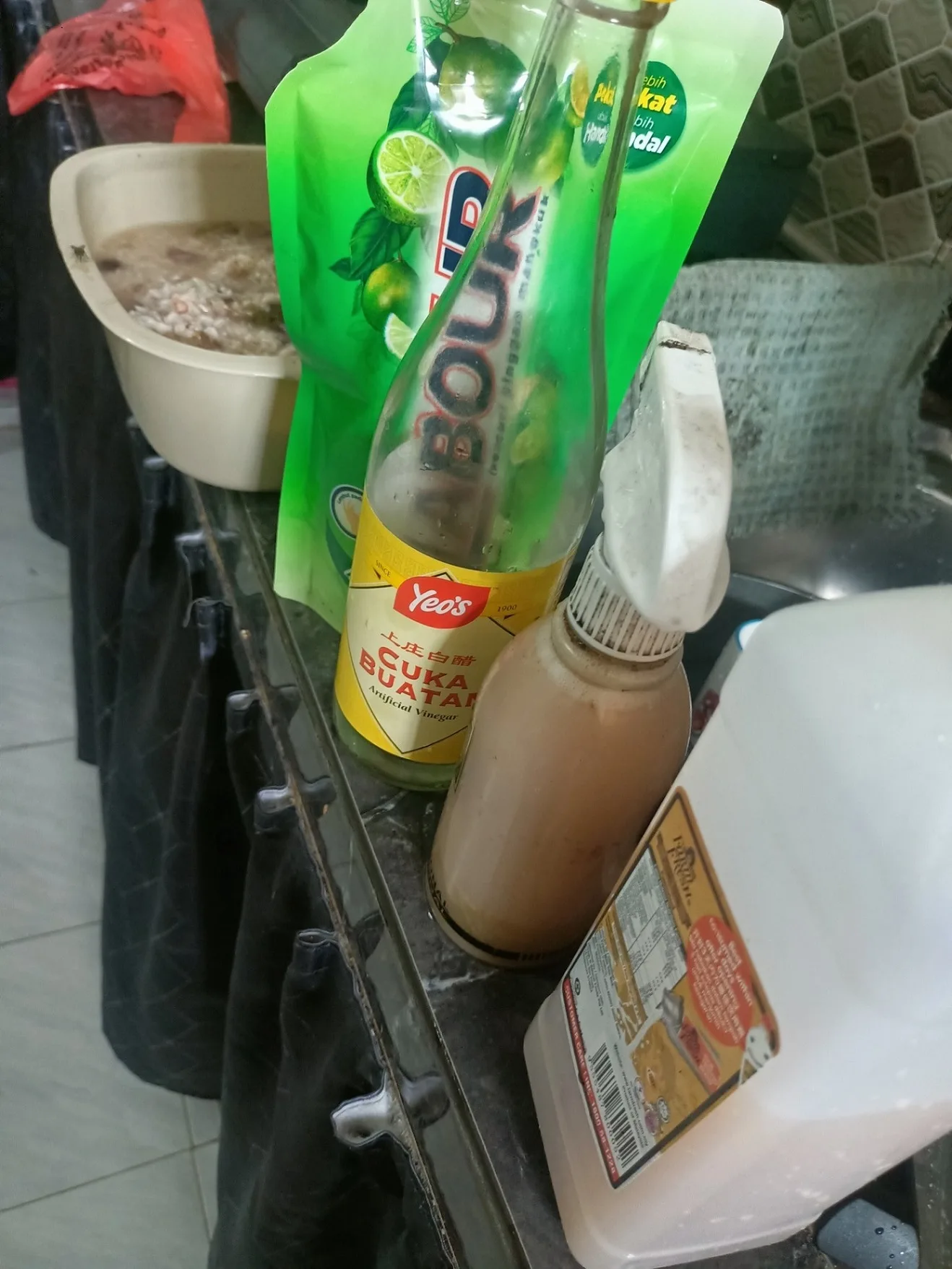 Buat Sendiri Air Semburan Daun Organik Berkesan Halau Bena Putih & Serangga Perosak Tanaman 22 Buat Sendiri Air Semburan Daun Organik Berkesan Halau Bena Putih & Serangga Perosak Tanaman