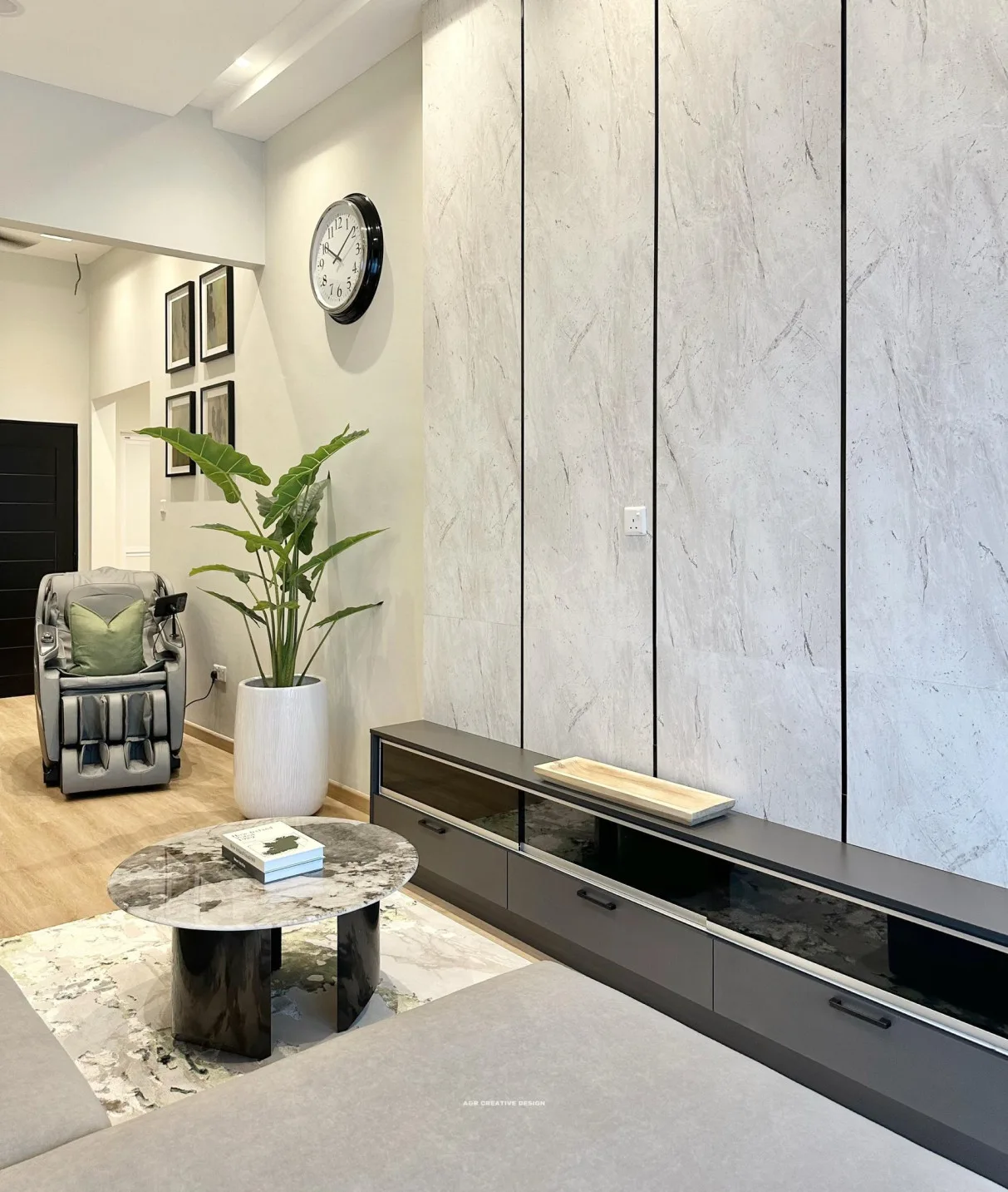 Transformasi Family Hall Kedua Rumah Teres Setingkat: Inspirasi Ruang Santai Anak-Anak Moden & Bergaya 13 Transformasi Family Hall Kedua Rumah Teres Setingkat: Inspirasi Ruang Santai Anak-Anak Moden & Bergaya