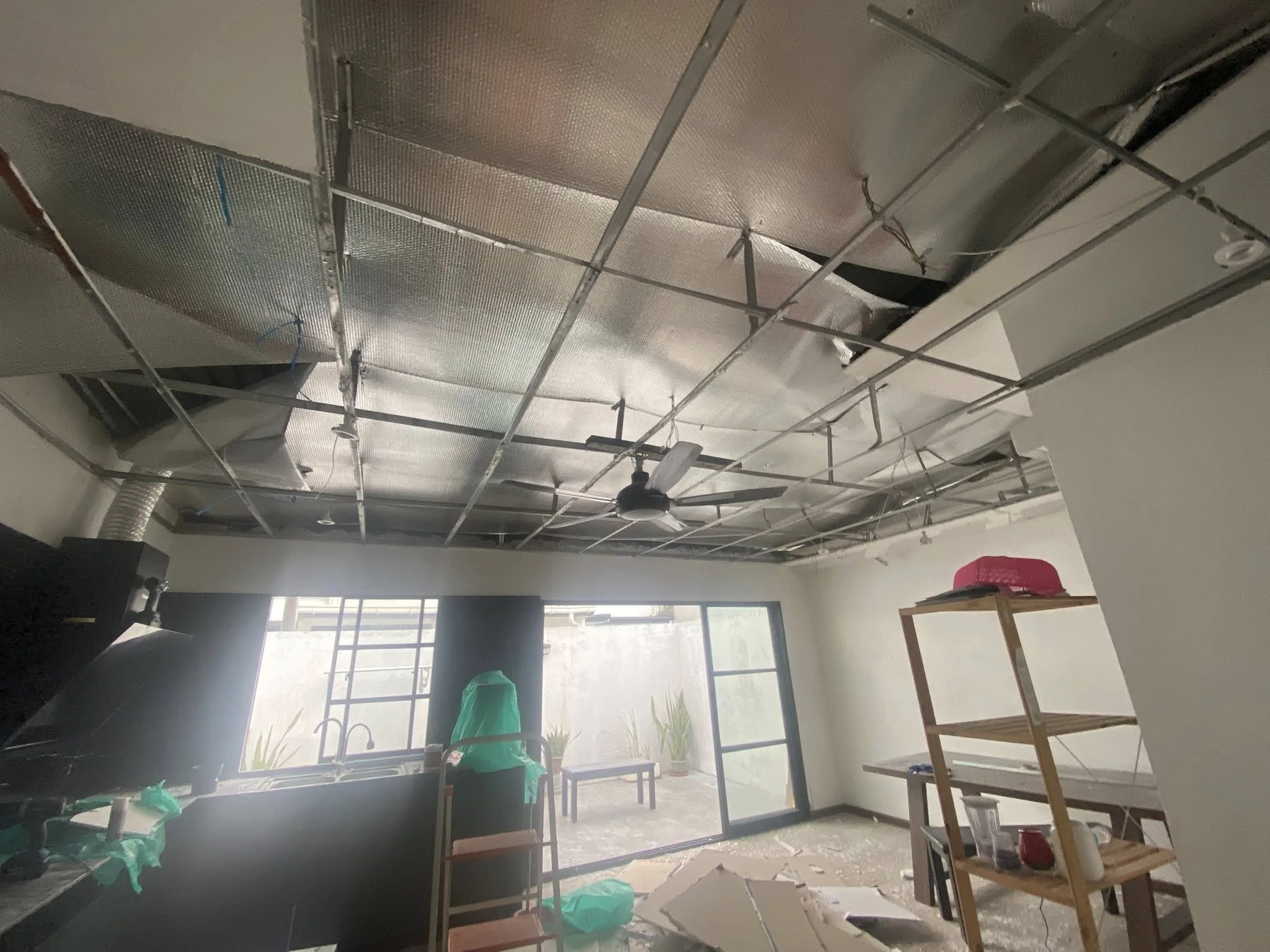 Roboh Siling Gypsum, Pasang Sendiri PVC Panel Kawasan Dapur & Dinding Kos RM1.4k, 3 Hari Siap!