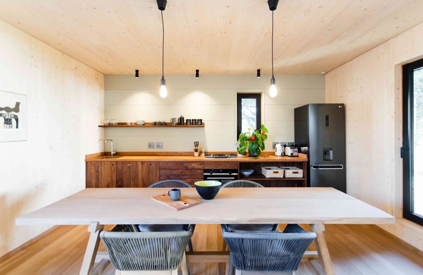 Dapur Kompak Tampil Mewah, 5 Idea Reka Letak Dapur Apartmen Terbaik 6 Dapur Kompak Tampil Mewah, 5 Idea Reka Letak Dapur Apartmen Terbaik