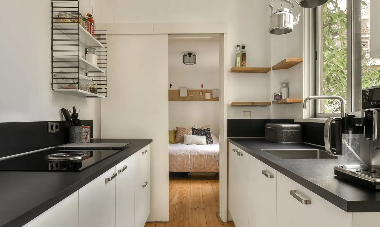 Dapur Kompak Tampil Mewah, 5 Idea Reka Letak Dapur Apartmen Terbaik 7 Dapur Kompak Tampil Mewah, 5 Idea Reka Letak Dapur Apartmen Terbaik
